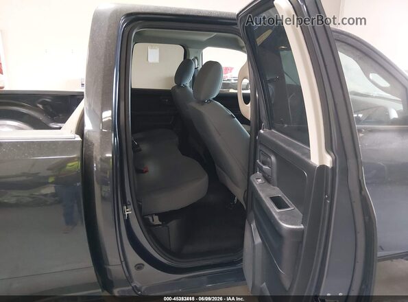 1C6RR6FG7JS272420 2018 RAM 1500 Gray Vista de la etiqueta del VIN