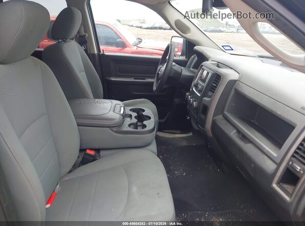 1C6RR6FG7JS325097 2018 RAM 1500 Blue Вид салону спереду