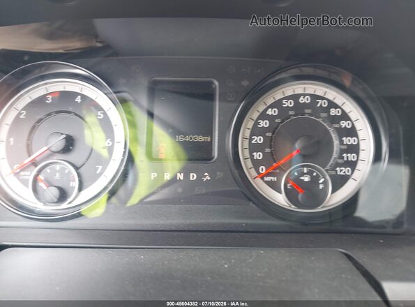 1C6RR6FG7JS325097 2018 RAM 1500 Blue Вид задніх сидінь
