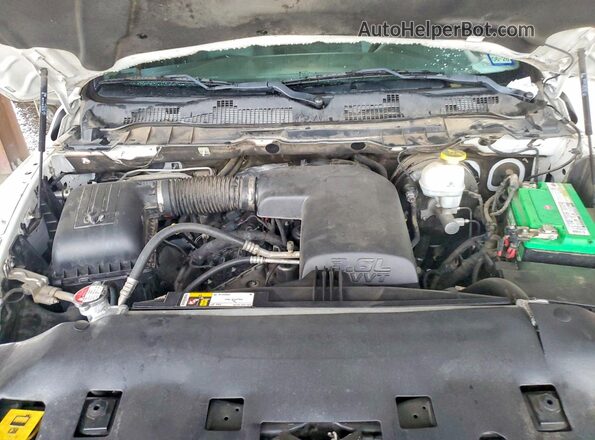 1C6RR6FG9LS116706 2020 RAM 1500 White უკანა სალონის ხედი