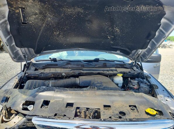1C6RR6FG9LS121498 2020 RAM 1500 Серебряный Вид задней части салона