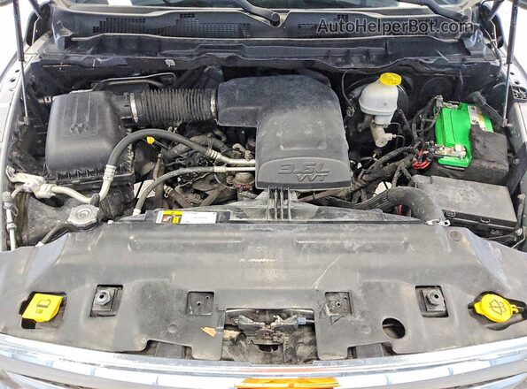 1C6RR6FG9LS156218 2020 RAM 1500 Silver Widok wnętrza z tyłu