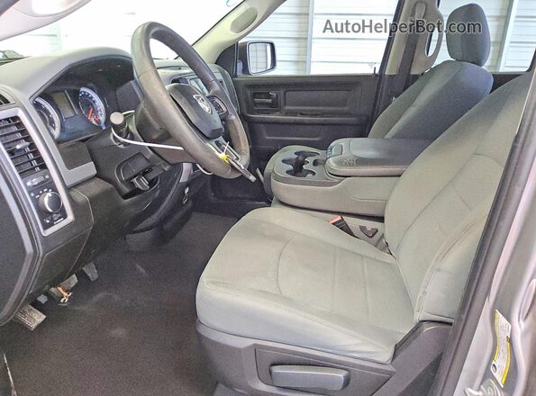 1C6RR6FG9LS156218 2020 RAM 1500 Silver Widok wnętrza z przodu