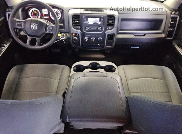 1C6RR6FG9LS156218 2020 RAM 1500 Silver Widok deski rozdzielczej