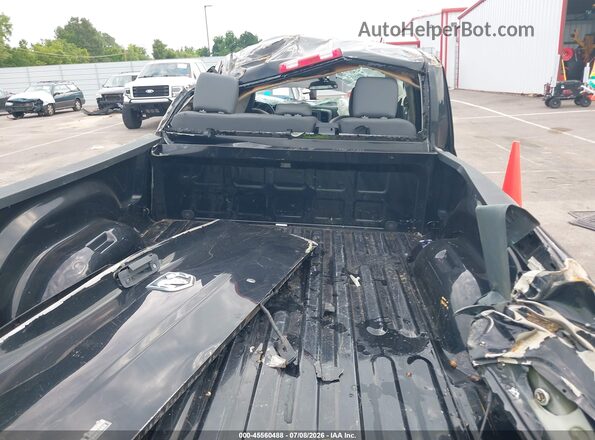 1C6RR6FGXJS296646 2018 RAM 1500 Black Widok z przodu