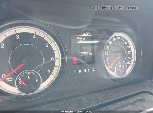 1C6RR6FGXJS296646 2018 RAM 1500 Black Widok tylnych siedzeń