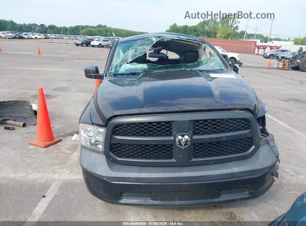 1C6RR6FGXJS296646 2018 RAM 1500 Black Widok zestawu wskaźników