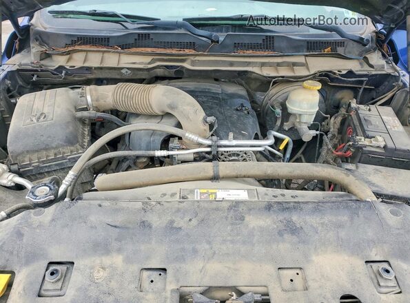 1C6RR6FT1HS752797 2017 RAM 1500 Blue Rear interior view