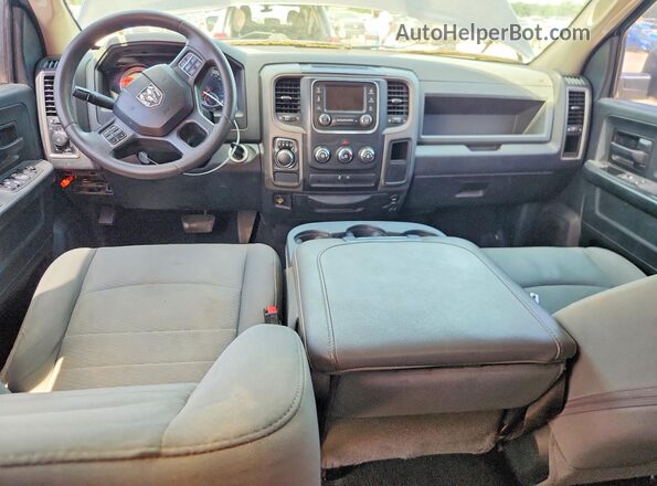 1C6RR6FT2HS775750 2017 RAM 1500 Серый Вид панели приборов