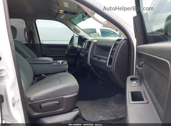 1C6RR6FT3JS287591 2018 RAM 1500 White Front interior view