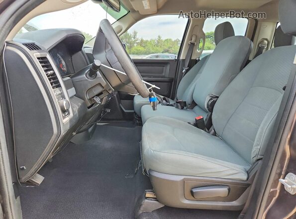 1C6RR6FT3LS139511 2020 RAM 1500 Charcoal Widok wnętrza z przodu