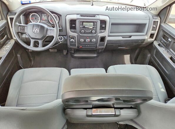 1C6RR6FT3LS139511 2020 RAM 1500 Charcoal Widok deski rozdzielczej