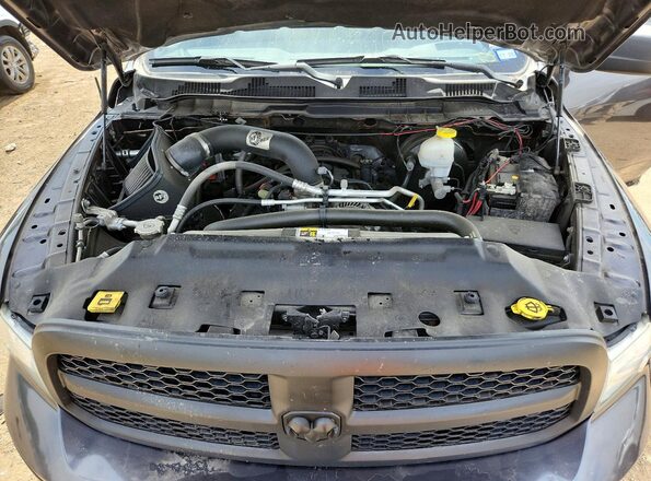 1C6RR6FT3LS139511 2020 RAM 1500 Charcoal Widok wnętrza z tyłu