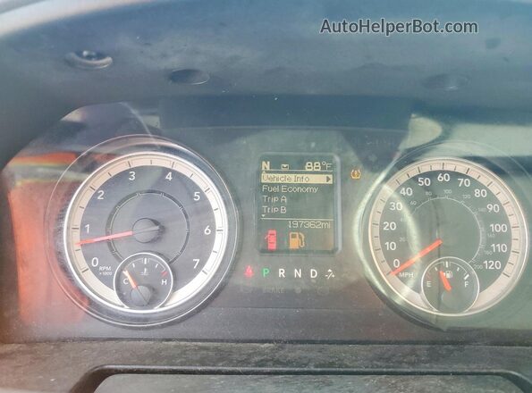 1C6RR6FT4JS244751 2018 RAM 1500 Red Vista del cuadro de instrumentos