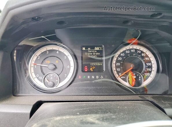 1C6RR6FT4JS325443 2018 RAM 1500 Gray Սարքավորումների վահանակի տեսք