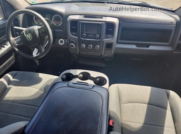 1C6RR6FT6NS155009 2022 RAM 1500 Silver Widok deski rozdzielczej
