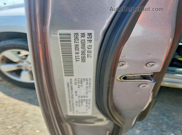 1C6RR6FT6NS155009 2022 RAM 1500 Silver Widok komory silnika