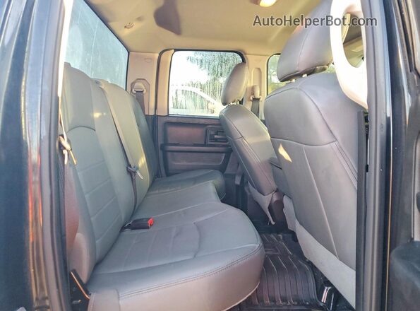1C6RR6FT9KS586018 2019 RAM 1500 Black Widok tylnych siedzeń