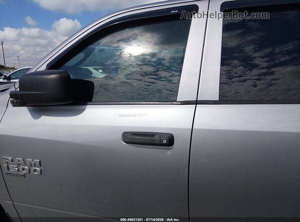 1C6RR6FT9LS147578 2020 RAM 1500 CLASSIC Silver Widok wnętrza 360 stopni
