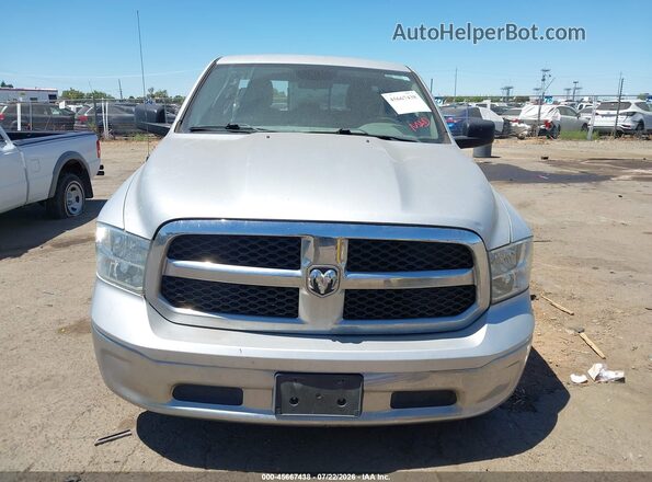 1C6RR6GG0JS324176 2018 RAM 1500 Silver Widok wnętrza z tyłu