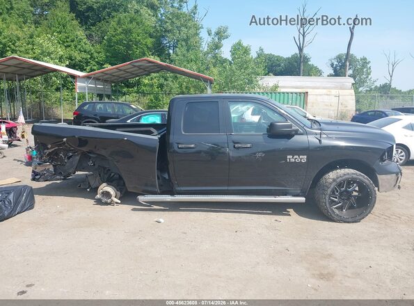 1C6RR6GG3HS747120 2017 RAM 1500 Черный Вид щитка приборов