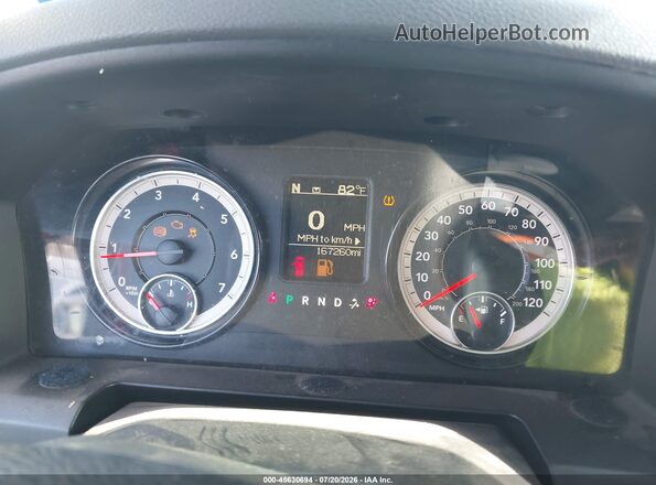 1C6RR6GG7HS654911 2017 RAM 1500 Красный Вид задних сидений
