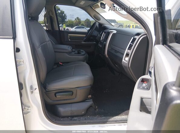 1C6RR6GGXHS803876 2017 RAM 1500 White Вид салону спереду