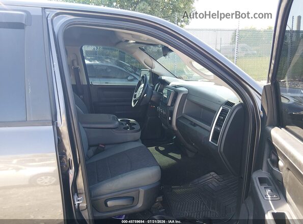 1C6RR6GT8GS221058 2016 RAM 1500 Черный Вид салона спереди