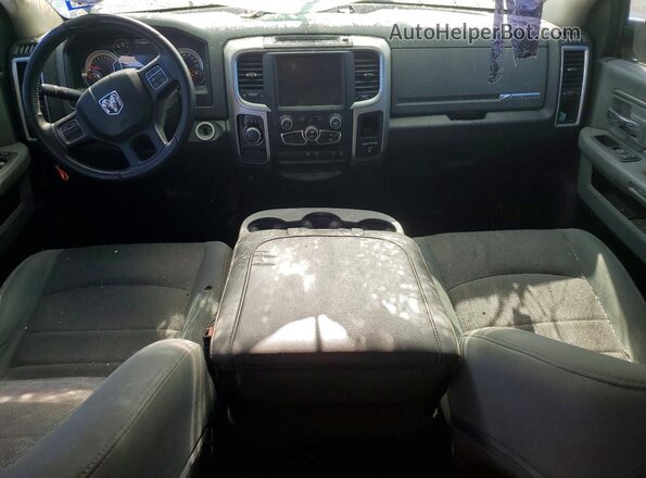1C6RR6GT9HS520138 2017 RAM 1500 Silver Вид панелі приладів