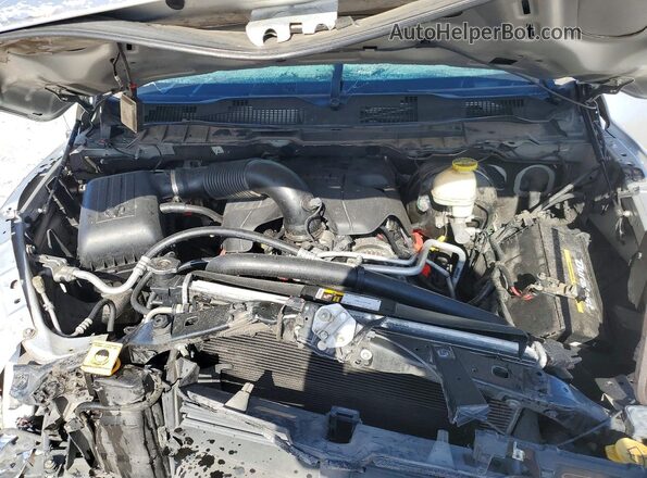 1C6RR6GT9HS520138 2017 RAM 1500 Silver Вид задньої частини салону