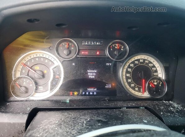 1C6RR6GT9HS520138 2017 RAM 1500 Silver Вид щитка приладів