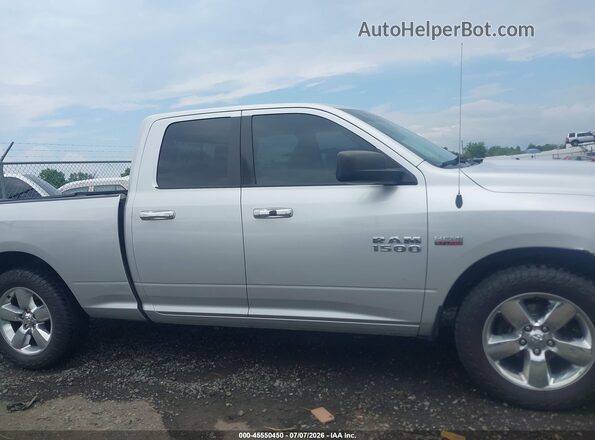 1C6RR6GTXGS355196 2016 RAM 1500 Silver Widok wnętrza z tyłu