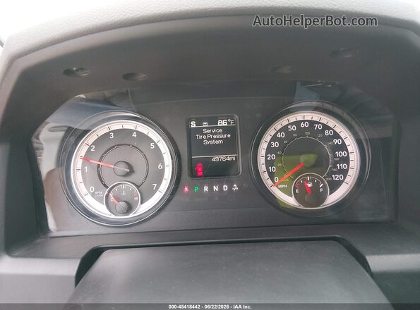 1C6RR6KG0JS298590 2018 RAM 1500 White Widok tylnych siedzeń
