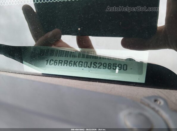 1C6RR6KG0JS298590 2018 RAM 1500 White Widok komory silnika