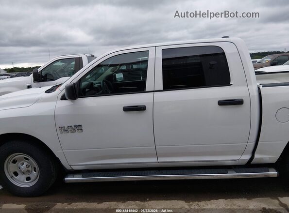 1C6RR6KG0JS298590 2018 RAM 1500 White Widok wnętrza 360 stopni