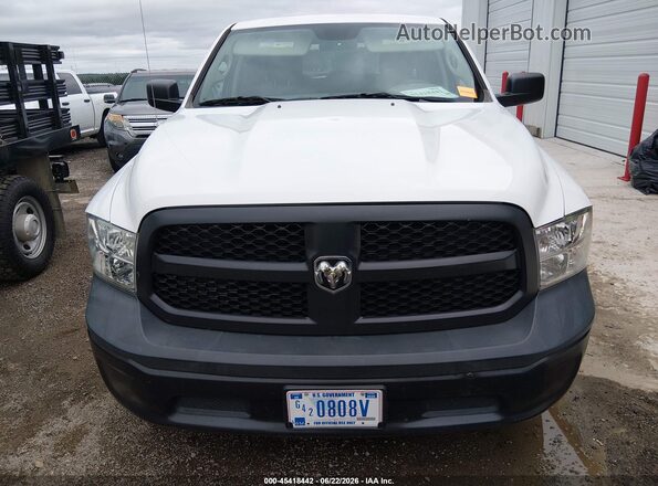 1C6RR6KG0JS298590 2018 RAM 1500 White Widok zestawu wskaźników