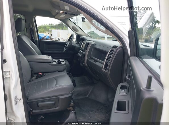 1C6RR6KG1JS303618 2018 RAM 1500 White Սալոնի դիմացի տեսք