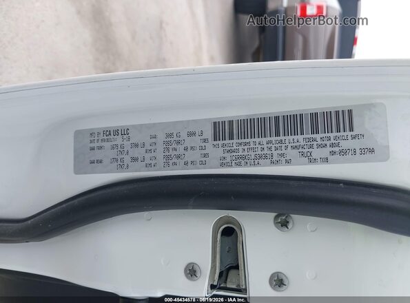 1C6RR6KG1JS303618 2018 RAM 1500 White Շարժիչի բաժամունքի տեսք