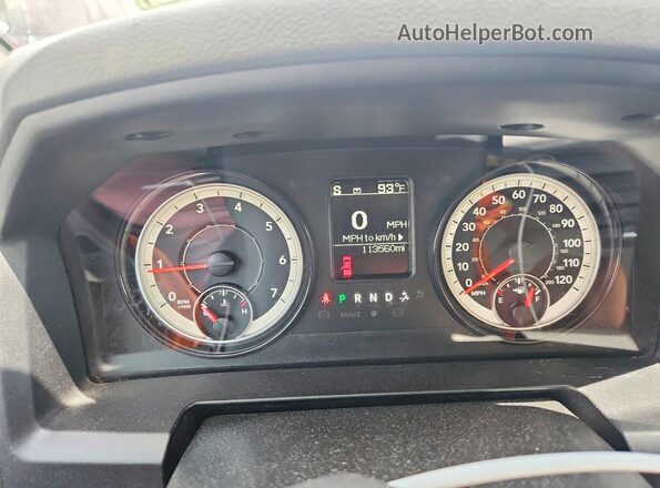 1C6RR6KG1LS124093 2020 RAM 1500 Белый Вид щитка приборов
