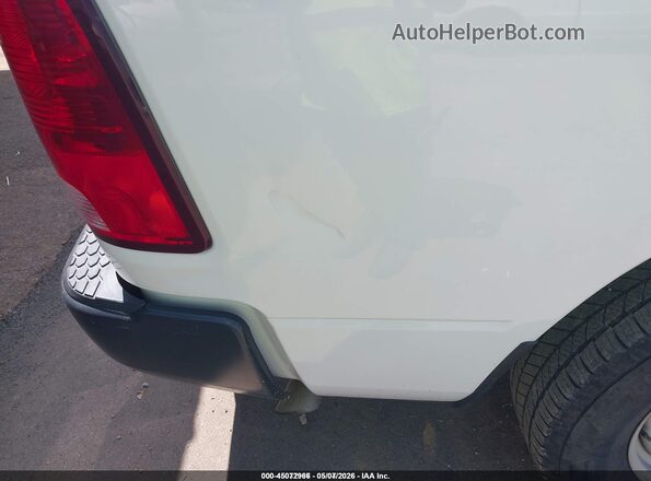 1C6RR6KG2JS288658 2018 RAM 1500 White Սալոնի հետևի տեսք