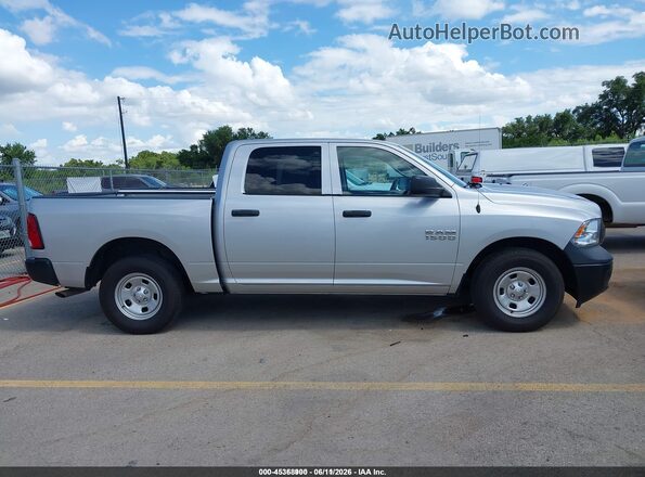 1C6RR6KG3JS303622 2018 RAM 1500 Silver Widok wnętrza z tyłu