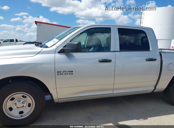 1C6RR6KG3JS303622 2018 RAM 1500 Silver Widok wnętrza 360 stopni