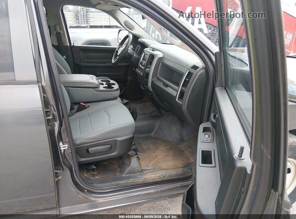 1C6RR6KG4HS819899 2017 RAM 1500 Серый Вид салона спереди