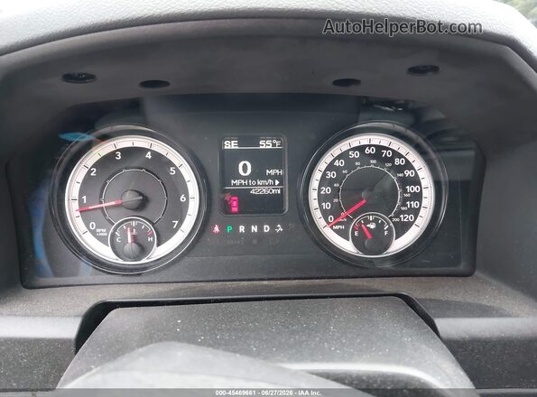 1C6RR6KG4JS293831 2018 RAM 1500 Blue Vista de los asientos traseros