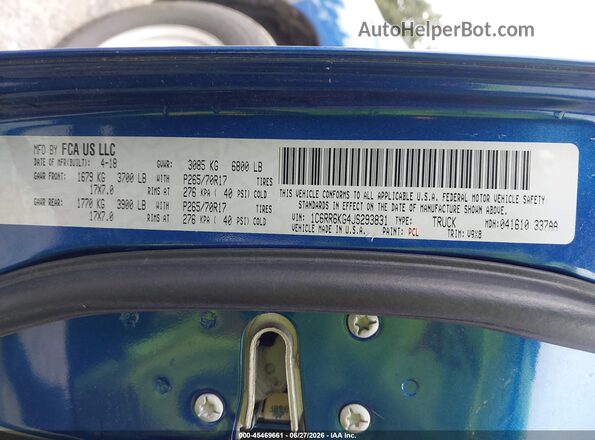 1C6RR6KG4JS293831 2018 RAM 1500 Blue Vista del compartimento del motor