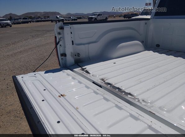 1C6RR6KG5JS317182 2018 RAM 1500 White Front view