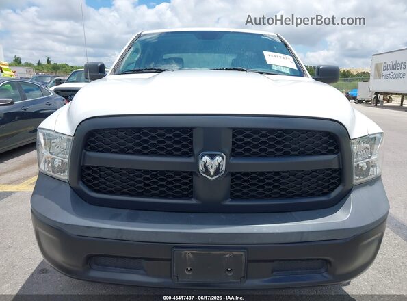 1C6RR6KG6JS303615 2018 RAM 1500 White Widok z przodu