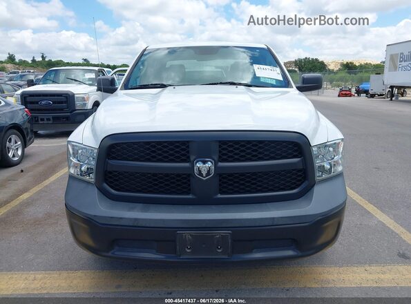 1C6RR6KG6JS303615 2018 RAM 1500 White Widok zestawu wskaźników