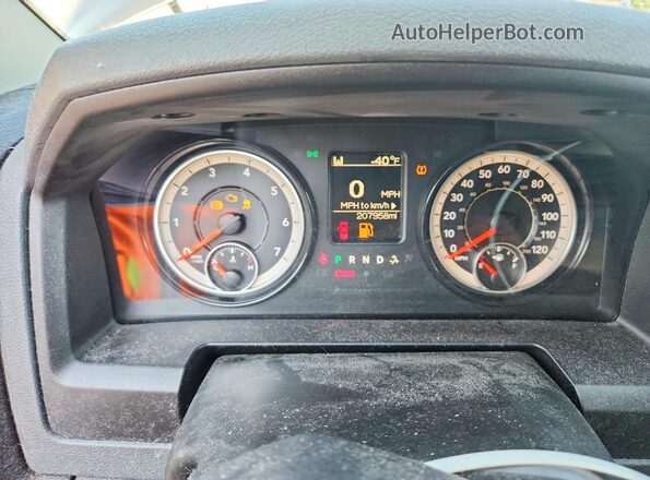 1C6RR6KG6JS304750 2018 RAM 1500 Charcoal Instrument cluster view