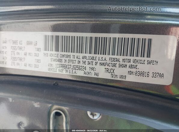 1C6RR6KG7JS256224 2018 RAM 1500 Серый Вид подкапотного пространства